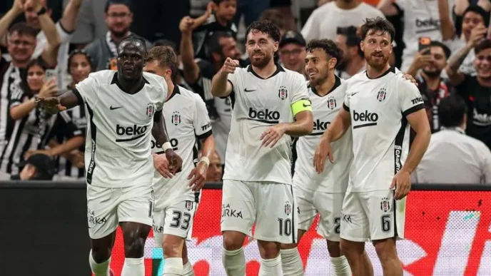 UEFA Avrupa Ligi’nde 9 takım tur atladı