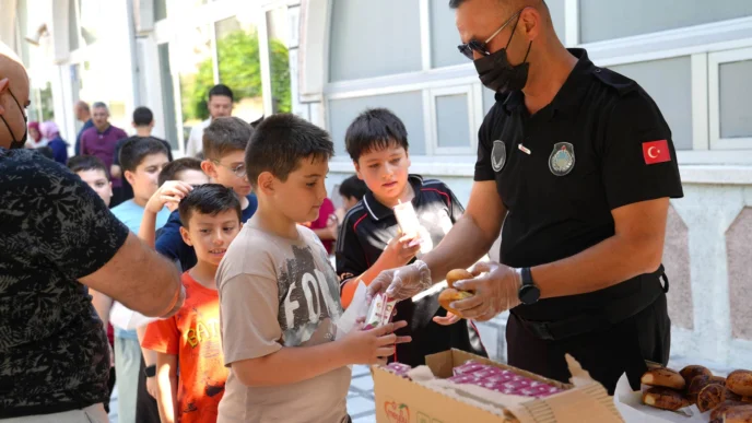Ankara Keçiören'de Yaz Kur'an kurslarına ikram desteği