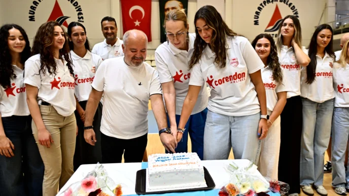 Antalya Muratpaşalı Sultanlar kenetlendi, gözler yeni sezonda