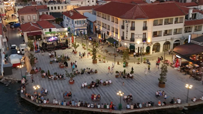 Ayvalık, Tarihi Gümrük Meydanı'na kavuştu