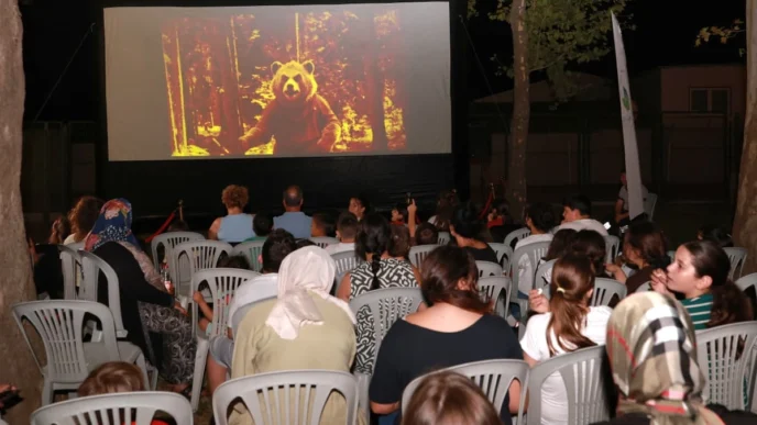Bursa Osmangazi’de yazlık sinema keyfi