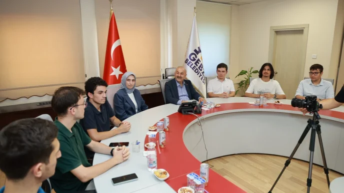 Gebze'de Başkan Büyükgöz YKS şampiyonlarını ağırladı