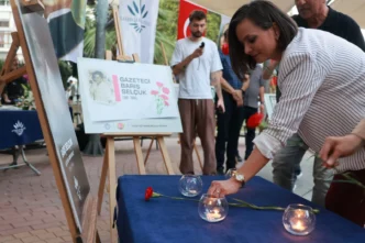 İzmir Karabağlar'da Gazeteci Barış Selçuk saygıyla anıldı