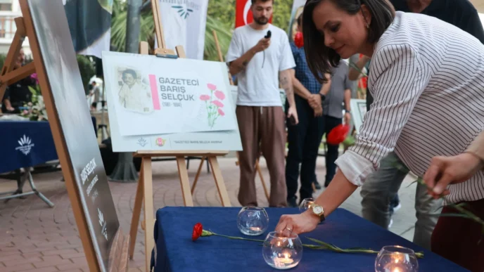 İzmir Karabağlar'da Gazeteci Barış Selçuk saygıyla anıldı