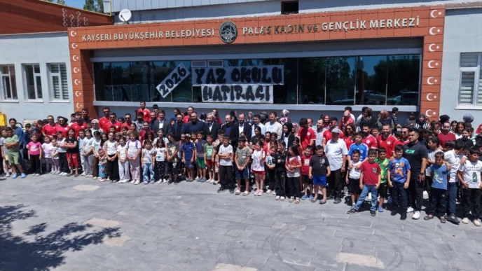 Kayseri Büyükşehir yaz okullarından görkemli final