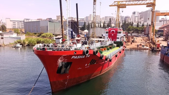 Yakıt barcı filosuna iki yeni gemi